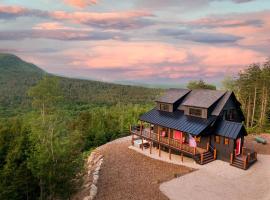 Best View Sunday River! Brand New Luxurious Chalet – hotel w mieście Bethel
