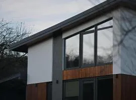 Domivka котедж із чаном-джакузі, каміном і кіно-зоною у Cлавську