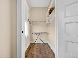 Charming Early 1900s 1BR Loft in Prime Location with Free Parking