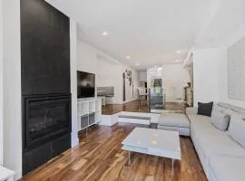 Hillside Hideaway Ski-In Ski-Out Walk to Village