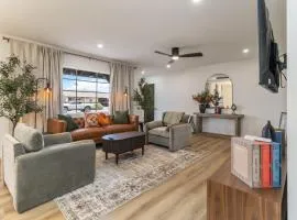 Modern Scottsdale Retreat with Private Jacuzzi 4 Bedrooms 2 Full Bath