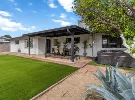 Modern Scottsdale Retreat with Private Jacuzzi