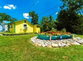 LemonDrop Lake-Front Cottage
