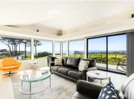 Coastal Tee Lodge by Sonoma Stays - Ocean Views