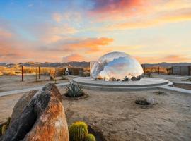 Quail Wash Retreat - Star Dome I Sauna I Plunge I Spa, hotel en Joshua Tree