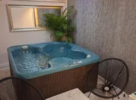 B&M Jeccuzi Studio self-check in