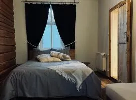 Cozy Autumn Getaway With Private Garden & Terrace