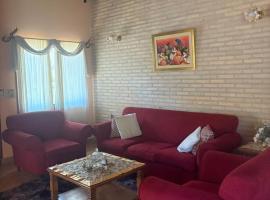 Casa jardin, sumarb&uacute;sta&eth;ur &iacute; Luque