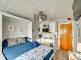 Walk to Beach and Music Pier! Condo in Ocean City