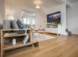 Modern 3-Bed House Central Melton Mowbray Free Parking