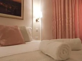 8 North Lodge By Petit Chic