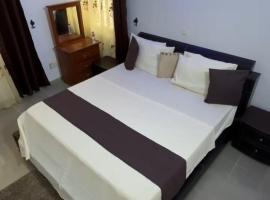 Maison Ophir - Villa basse moderne, hotel a Cotonou