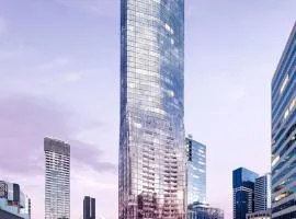 Sky 2 bed apt at Mel CBD with gym pool & sauna