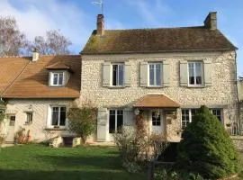 Le presbytère de Bueil - Gite 8 pers - 5 couchages