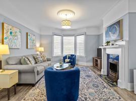 1942 Boathouse Harbour Views 2Bd Parking, ξενοδοχείο σε St. John's