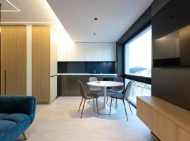 Central Stay Apartments - 300m from Old town, hotel a Craiova