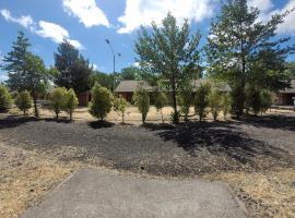 SALTOS DEL LAJA CASAS TIPO CONDOMINIO cabañas, hotel in Salto del Laja