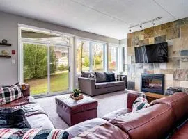 Easy Rider Chalet Steps to Lift & Blue Village