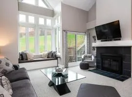 Hillside Lookout - Ski-In Ski-Out Alpine Escape