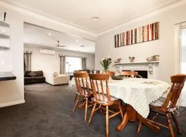 Spacious Central Stay on Olive