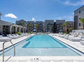 Luxury Resort Living, Pool, BBQ, Fitness Center, 1st Floor, Minutes 2 May Clinic, hotel a Jacksonville