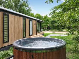 3 Bedroom Pet Friendly Home In Oud Gastel, hotel in Zegge