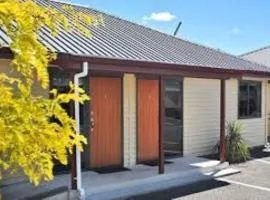 Woodbourne Tavern and Motel