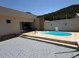 House with swimming pool, to accommodate up to 14 people