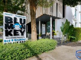 Blu Monkey Bed & Breakfast Phuket, hotel ve městě Phuket