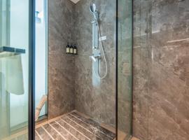 Philon High-Altitude River View Hotel, Nanchang MixC Ferris Wheel Star Branch, hotel en Xinjian