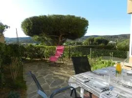 Appartement 2 pièces, terrasse et parking, Bormes-les-Mimosas - FR-1-251-892