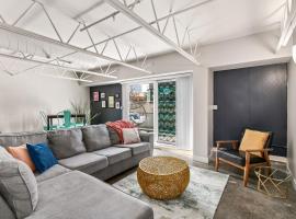 Relax & Recharge Private Patio Skywalk Connected DSM、デモインのホテル