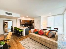 Boutique KTown Stays With Breathtaking Rooftop Views, hotel a Los Angeles