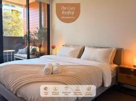 TheCozyRooftop Modern Comfort in Brunswick Center