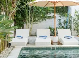 The White Bay Lombok