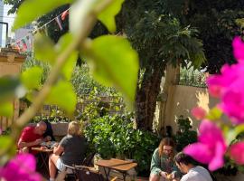 Kim's Homestay & Villa, hotel con tinas de hidromasaje en Ha Long