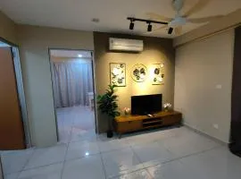2Bedroom Trefoil Setia Alam Near Setia City Mall 1-7 Pax