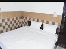 OYO 81370 Pink Garden Marriage Hall And Banquet Pheena, hotel v destinaci Nūrpur