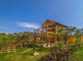 Terra Vine Collection - Green Leaf