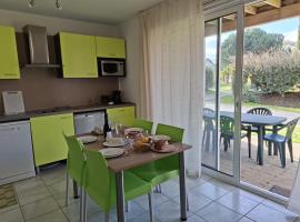 Cottage Le Vau 2, draps fournis, piscine, ξενοδοχείο σε Chaveignes