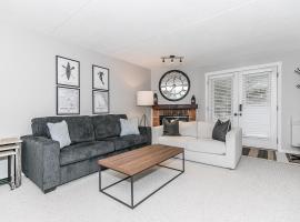 Alpine Cove - Condo in Collingwood - Sleeps 6, hotel i Collingwood