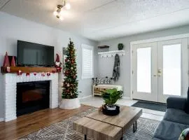 South Wind - Modern Condo in Collingwood - Sleep 5