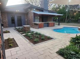 24 on Fuschia, hotel in Welkom