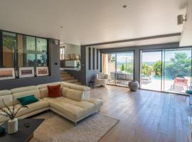 Sublime maison in Mezy sur seine, khách sạn ở Mézy