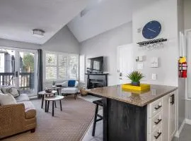 Stay A While Ski-In-Out Hot Tub & Shuttle