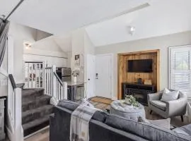 Cozy Nest Ski-In-Out Pool Hot Tub Shuttle