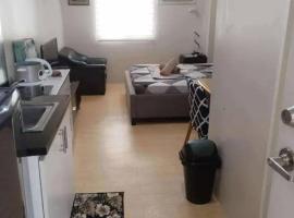 JNC Suites, hotel with hot tubs in Sampong