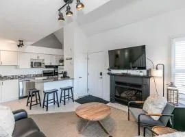 Mountain Peaks Ski-In-Out Pool Shuttle