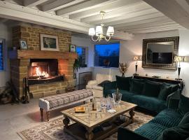 La Maison Les Charmes - Calme - Confort - Grand jardin, hotel in Crouttes