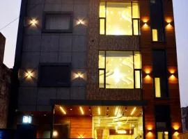 4Everstay By Prem Ratan Premium Rooms With Free Parking & Wifi !!! Best Family Hotel In Vrindavan